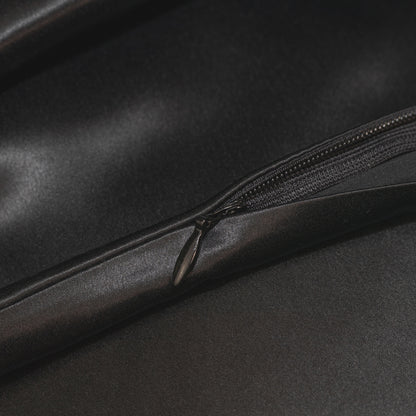 SILKAVA silk pillowcase fabric and zipper detail, black