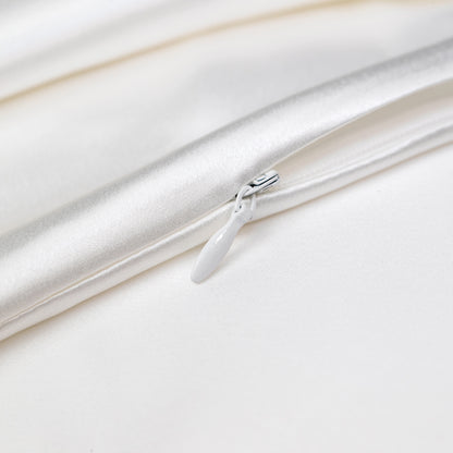 SILKAVA silk pillowcase fabric and zipper detail, white