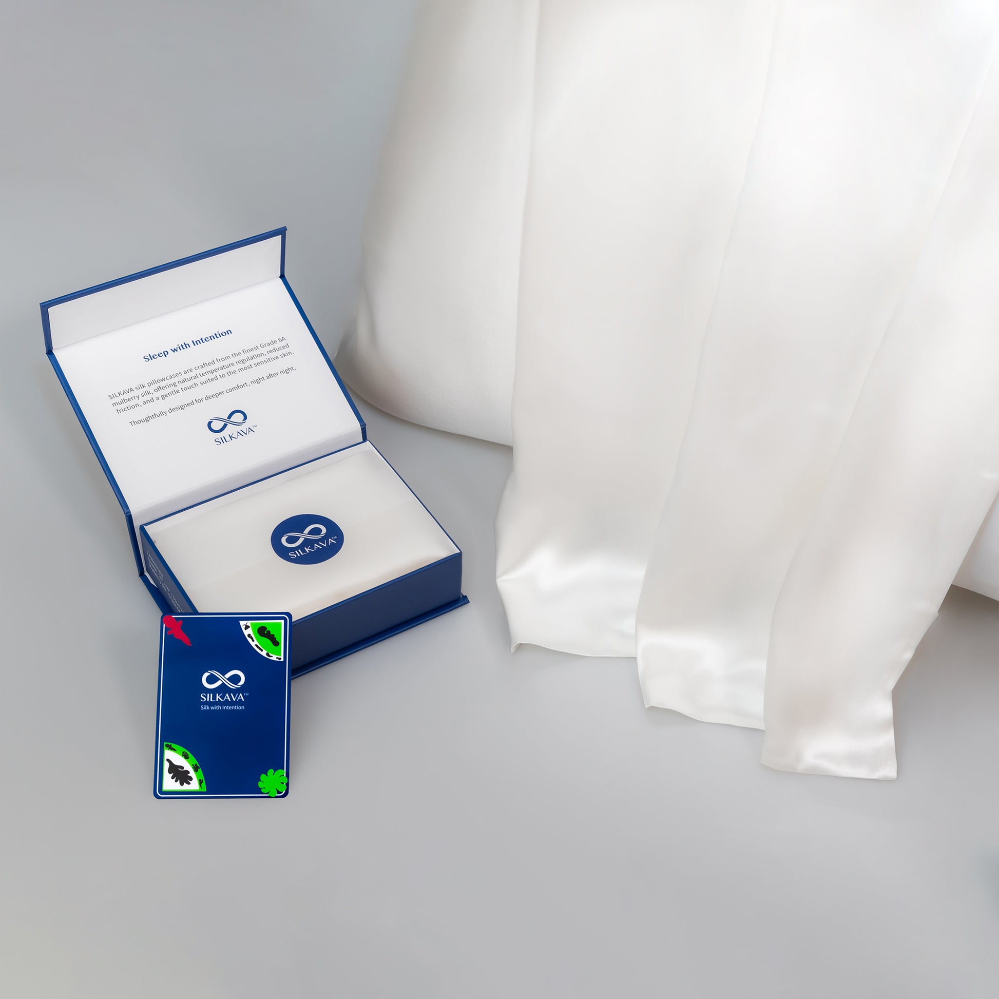 SILKAVA silk pillowcase with gift box packaging, white